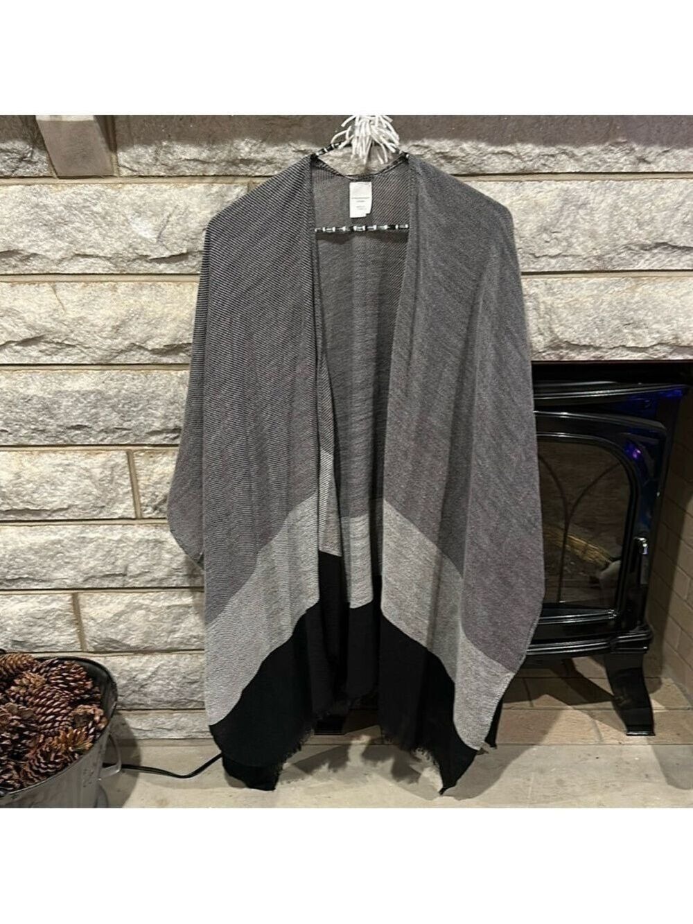 CJ Banks cape gray black one size